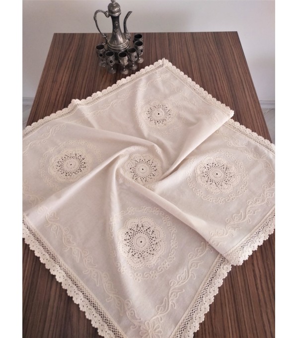 Dantelli Keten Masa Örtüsü 90x90