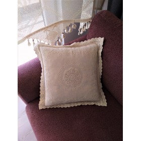 Orta Dantelli Keten Kırlent 45x45