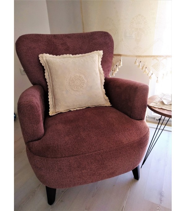 Orta Dantelli Keten Kırlent 45x45